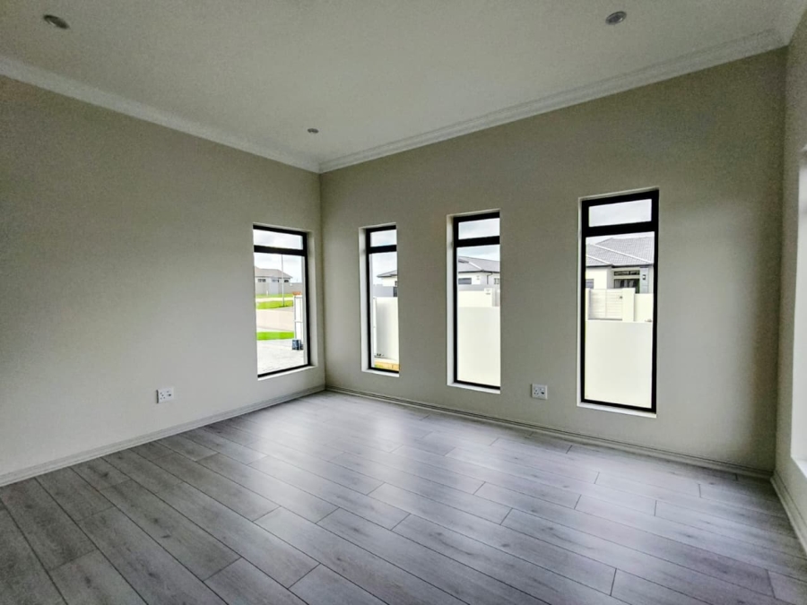 4 Bedroom Property for Sale in Fountains Estate Eastern Cape